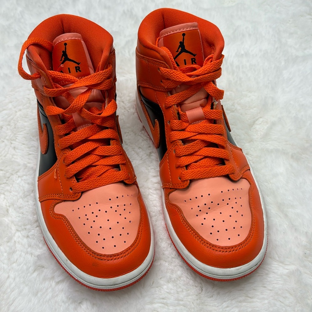 Nike Air Jordan 1 Mid SE